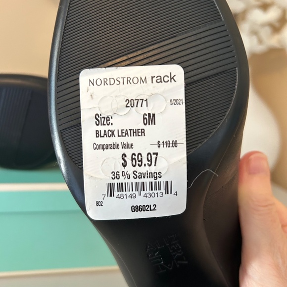 NWT NATURALIZER Carmen Black Leather Block Heel Pump Size 6 - Picture 8 of 15